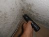 schdlicher-schimmel-in-wandecke-unten-entfernen